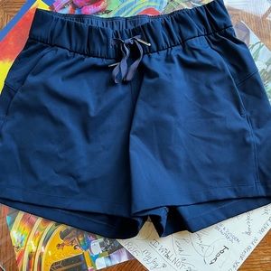 Lululemon size 2